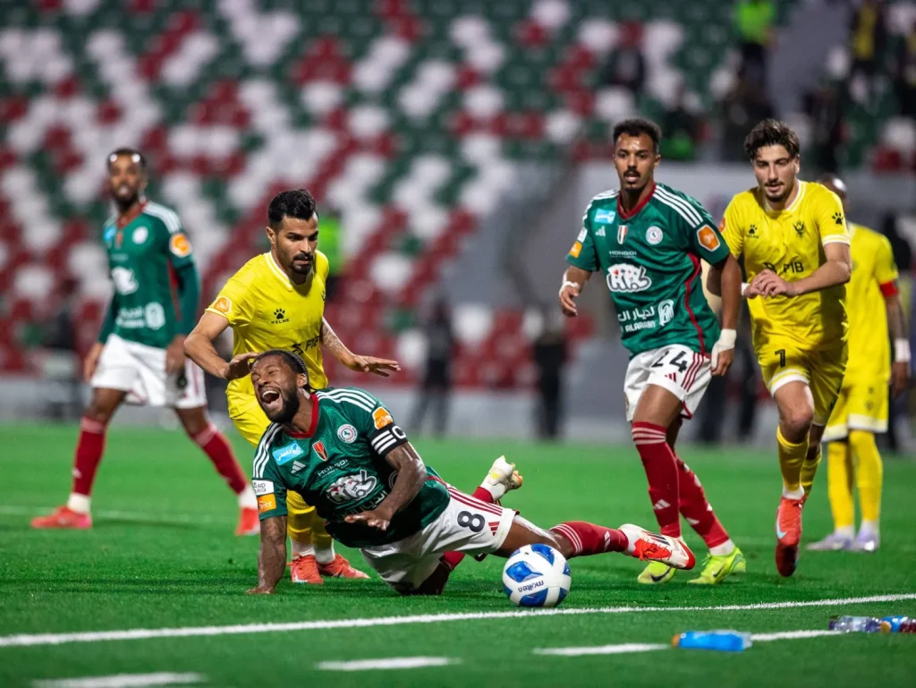 الاتفاق يمنى بهزيمة مفاجئة على أرضه في ذهاب نصف نهائي دوري أبطال الخليج