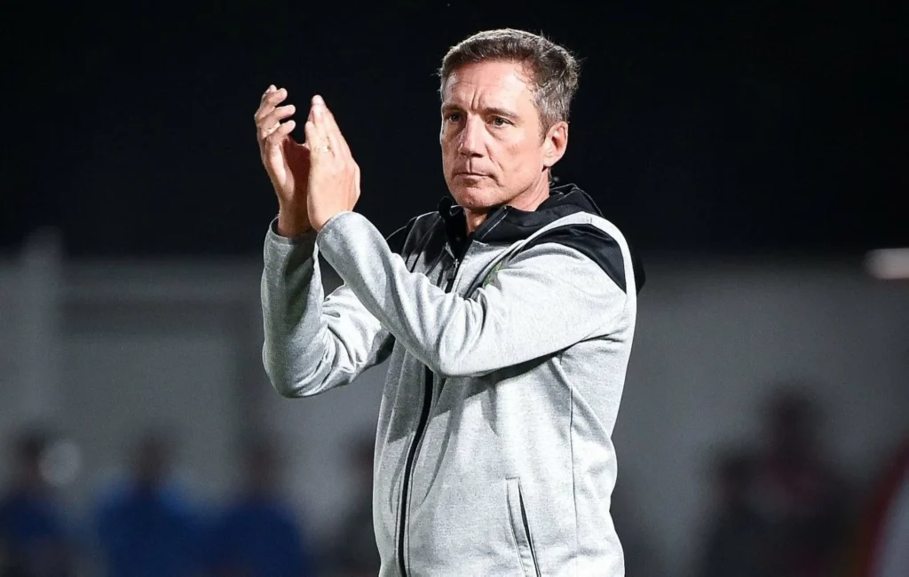 سانتوس يشيد بروح لاعبي الجيش الملكي بعد الانتصار على اتحاد يعقوب المنصور