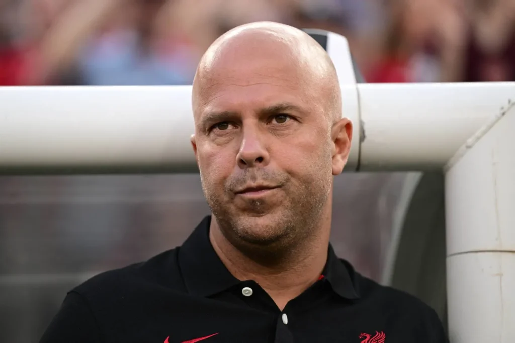سلوت يعلن غياب نجم ليفربول الشاب عن الملاعب لمدة عام