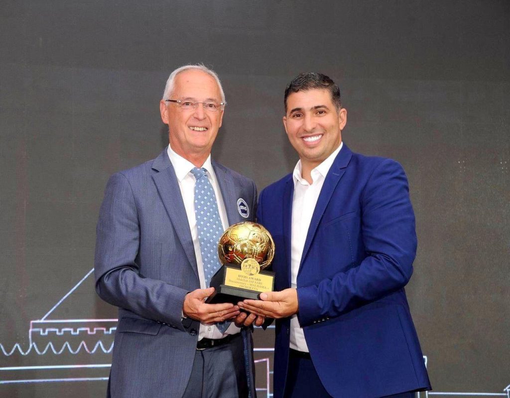 عبد الله جعفري يتسلم جائزة خاصة من الاتحاد الدولي لتأريخ وإحصاءات كرة القدم (IFFHS)