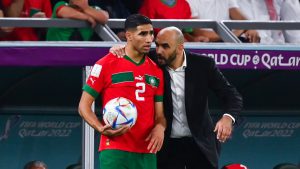 الركراكي لحكيمي: ما فاتك في الكرة الذهبية عوضه بكأس إفريقيا مع المغرب