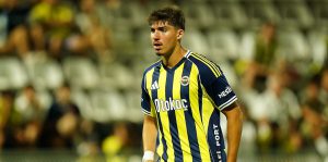 من هو يوسف أكتشيشيك؟ نظرة أولى على مدافع الهلال الجديد