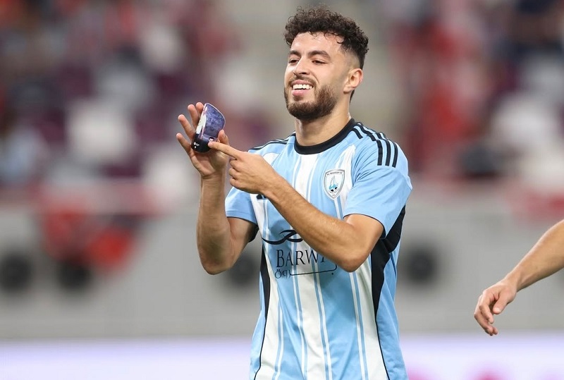 أمين زحزوح يتوج بجائزة أفضل لاعب في دوري نجوم قطر لشهر غشت