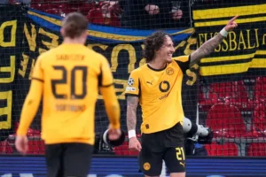 ثنائية نميشا تقود بروسيا دورتموند لفوز مثير على كوبنهاغن في دوري الأبطال