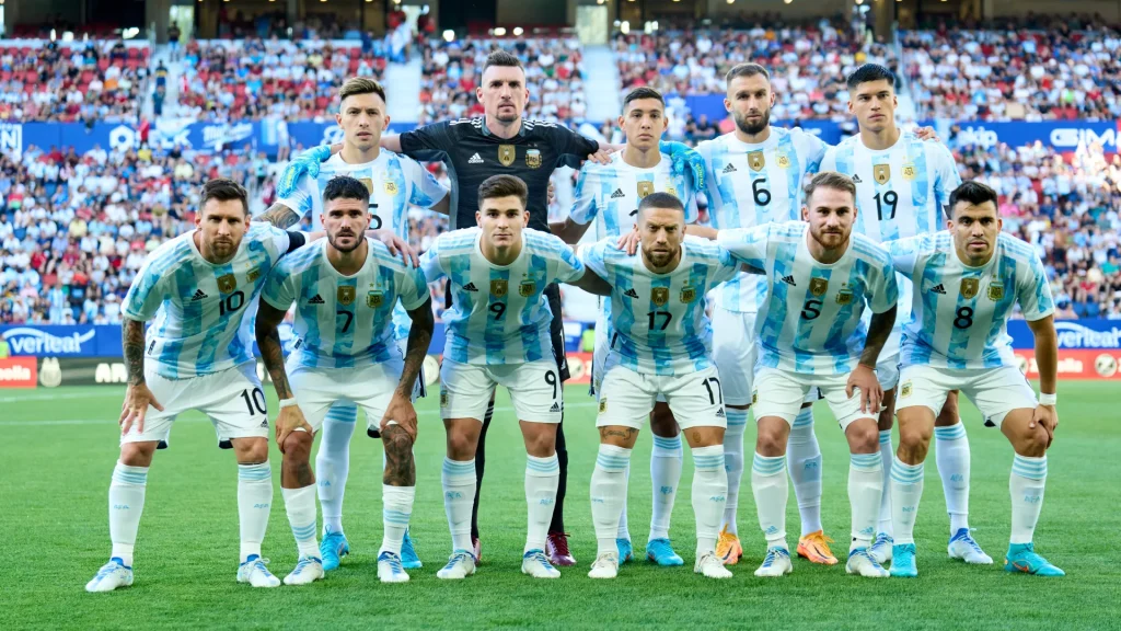 غياب صخرة دفاع الأرجنتين عن المباراة الافتتاحية لكأس العالم 2026