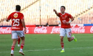 أشرف بنشرقي يواصل التألق ويقود الأهلي لتصدر الدوري المصري