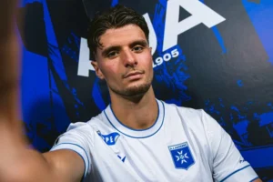 إصابة جديدة تحرم أسامة العزوزي من المشاركة مع أوكسير إصابة جديدة تحرم أسامة العزوزي من المشاركة مع أوكسير