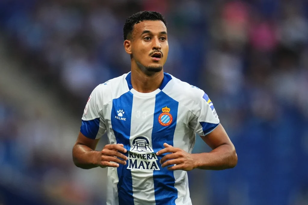 عمر الهلالي مطلوب في الدوري الإنجليزي