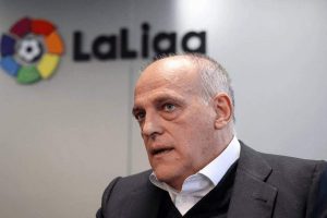 تيباس يؤكد إقامة مباراة برشلونة وفياريال في ميامي