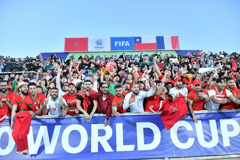 الجماهير المغربية تزحف نحو التشيلي لمساندة أشبال الأطلس في النهائي العالمي