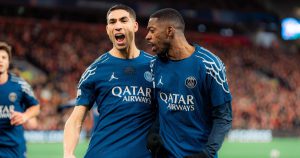 حكيمي يتألق بـ”أسيست” ويساهم في قيادة باريس للفوز أمام برشلونة