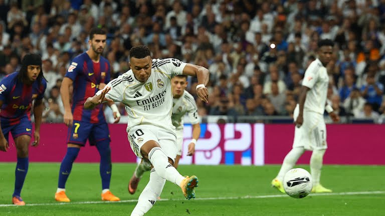 ريال مدريد يفوز على برشلونة ويواصل صدارة الليغا ريال مدريد يفوز على برشلونة ويواصل صدارة الليغا