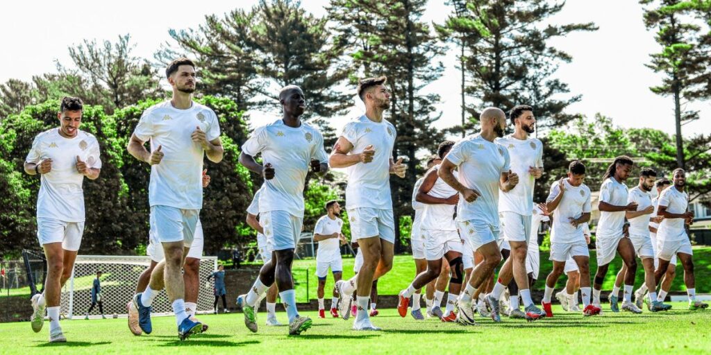 الوداد يخوض أول حصة تدريبية في أكرا تحضيرا لمواجهة أشانتي كوتوكو