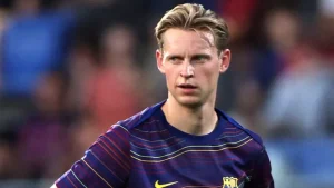 دي يونغ ينتقد مباراة برشلونة وفياريال في ميامي