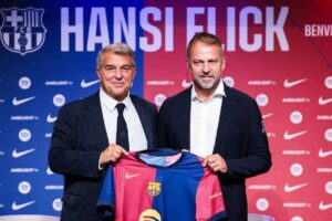 لابورتا: فليك ظاهرة كروية ويامال عبقري لا يتكرر في برشلونة