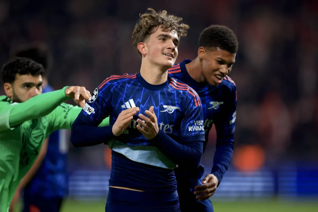 الطفل المعجزة.. أصغر لاعب في دوري الأبطال يكتب التاريخ