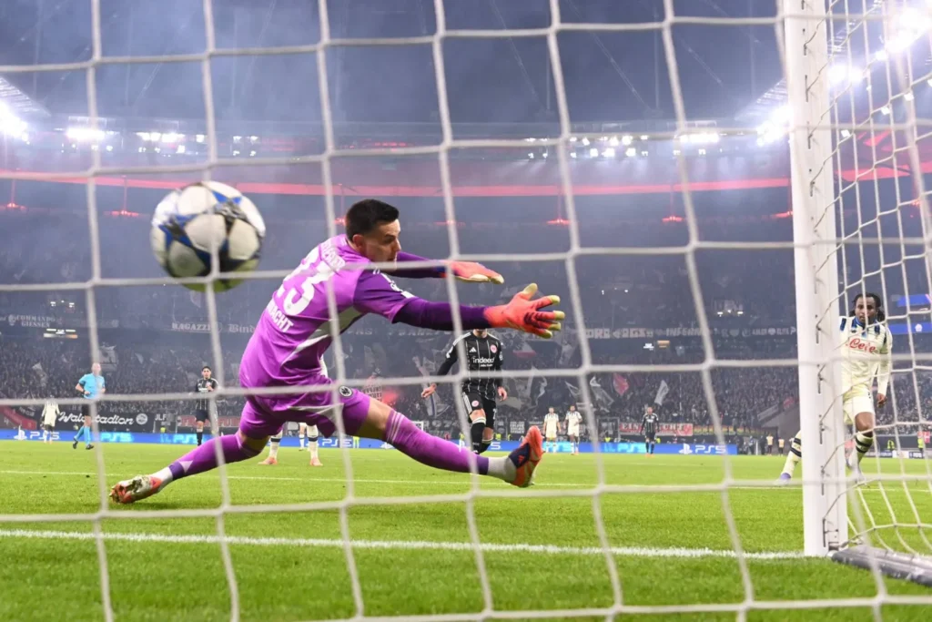 أتالانتا يقلب الطاولة على فرانكفورت في 5 دقائق