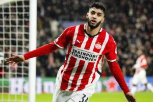 قلق مدرب أيندهوفن بسبب موعد تسريح الصيباري وصلاح الدين للمشاركة في “الكان”