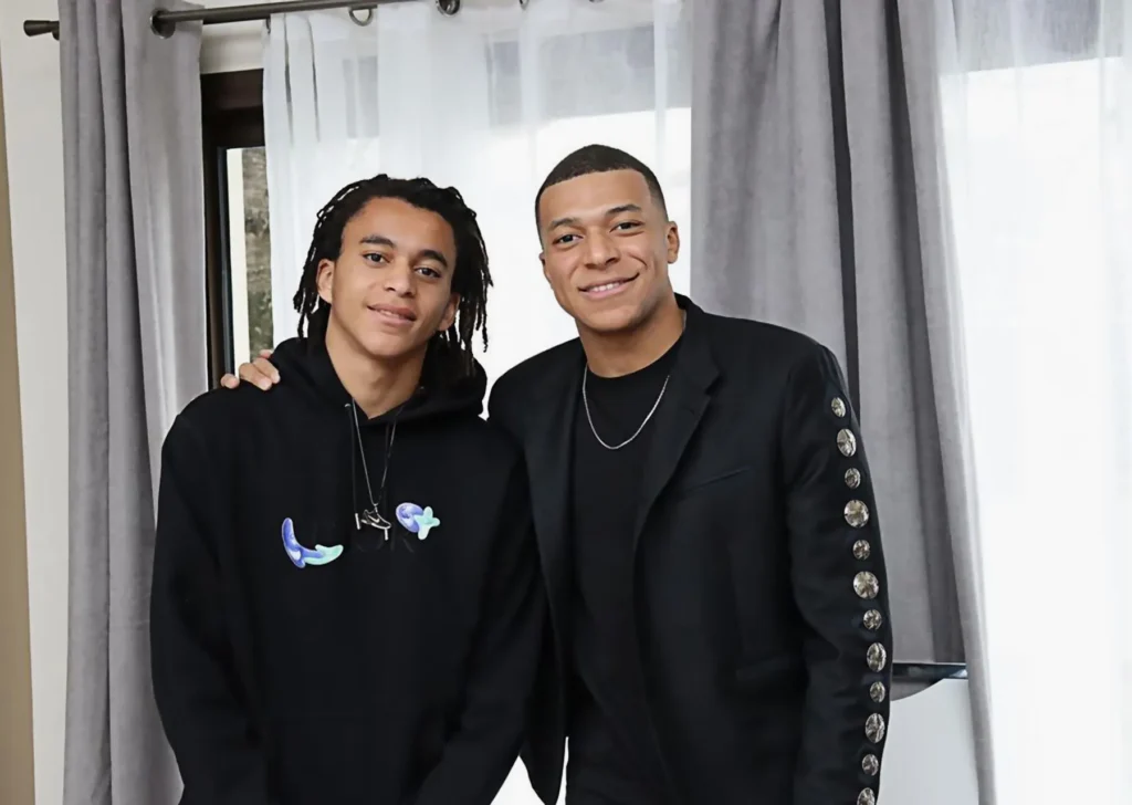 الإتحاد الجزائري يطارد شقيق كيليان مبابي