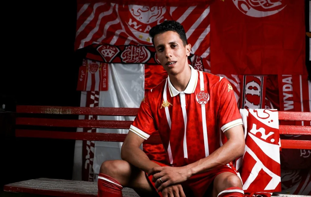 حمزة الواسطي يعود لتدريبات الوداد بعد غياب طويل بسبب الإصابة