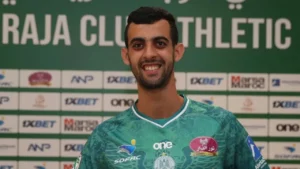 بلعمري يشترط مبلغا كبيرا لتجديد عقده مع الرجاء الرياضي