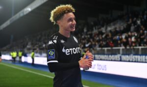 بنصغير خارج حسابات ليفركوزن.. هل يغير الركراكي قناعاته؟