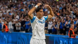 رغم الإصابة.. نايف أكرد يلتحق بمعسكر المنتخب المغربي