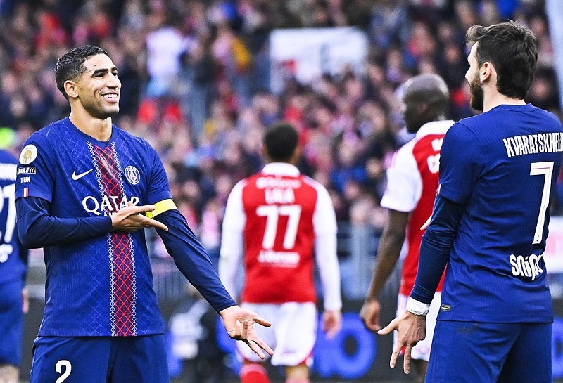 كفاراتسيليا: من الصعب تعويض حكيمي.. وتتويجه بالكرة الذهبية الأفريقية مُستحق