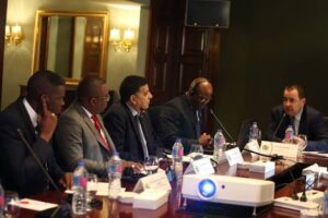 تنسيق مكثف بين الكاف واللجنة المنظمة لرفع جاهزية المدن المستضيفة لـ CAN 2025