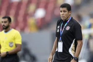 تصريحات نارية لعموتة: توقعات كأس العرب وتفضيل السد على الوداد