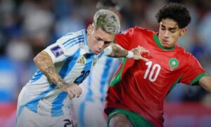 سكالوني يحرج الركراكي باستدعاء نجم الأرجنتين في مونديال الشباب لمنتخب الكبار