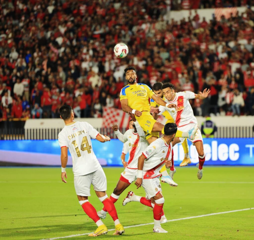 الوداد يفوز على اتحاد طنجة ويلحق بالجيش في الوصافة