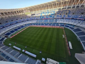الملعب الكبير لطنجة: جوهرة كروية جديدة بمعايير الفيفا العالمية