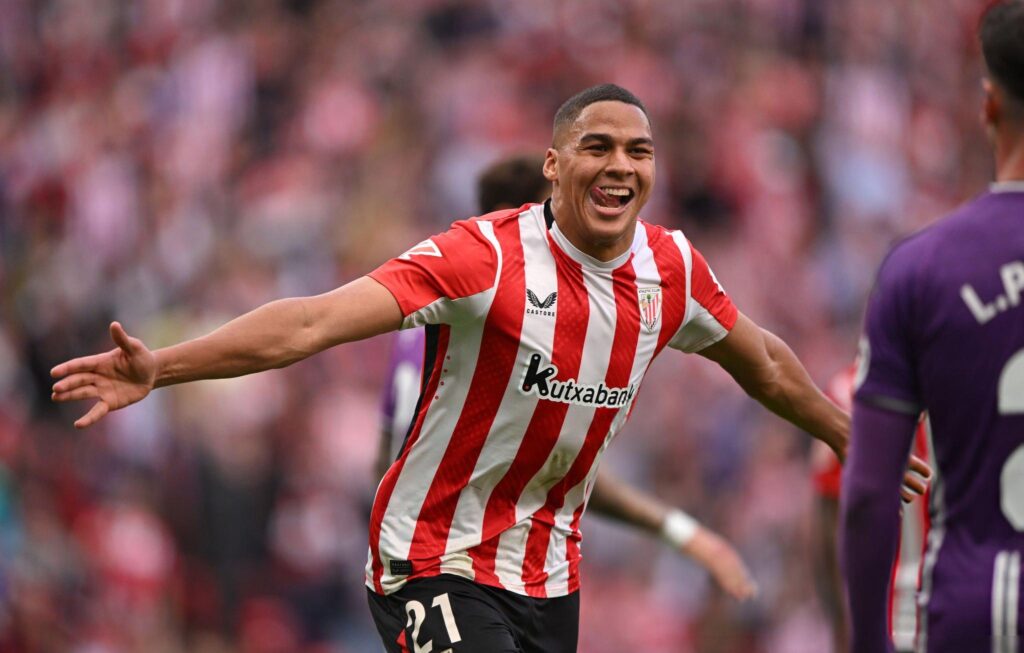 أتلتيك بلباو يتلقى خبراً صادماً بشأن نجمه المغربي مروان سنادي