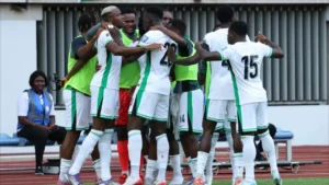 نيجيريا تتجاوز الأزمة قبل مباراة الغابون… ماذا حصل خلف الكواليس؟