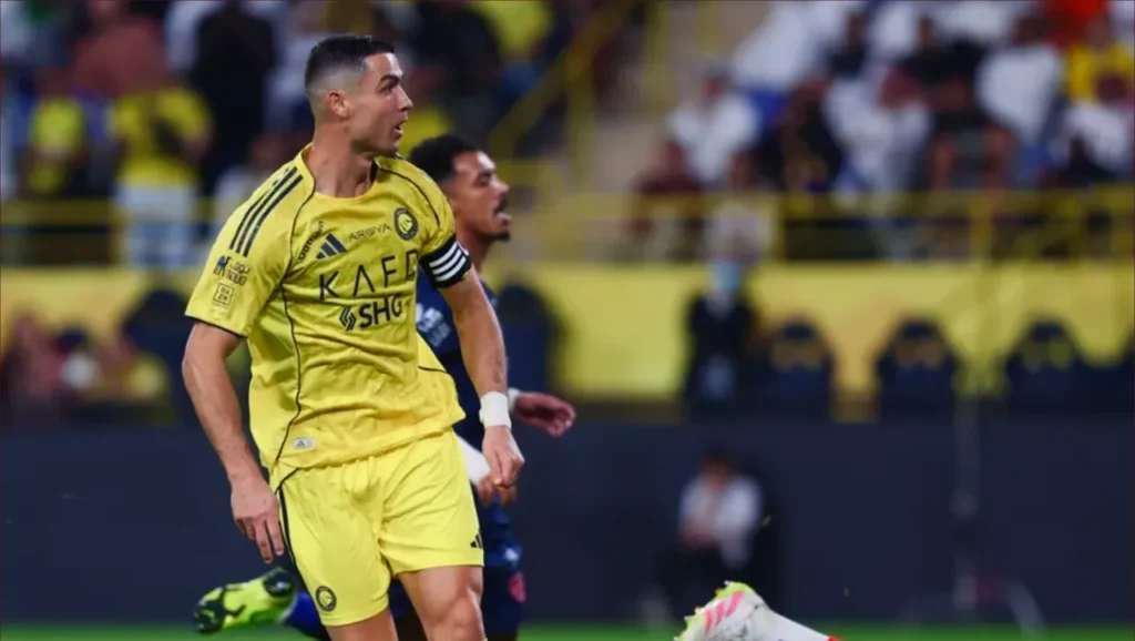 كريستيانو رونالدو يقود النصر لفوز مثير على الفيحاء ويواصل تحطيم الأرقام