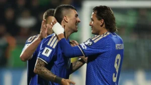 إيطاليا تعود من بعيد.. فوز متأخر يُشعل الجولة الأخيرة