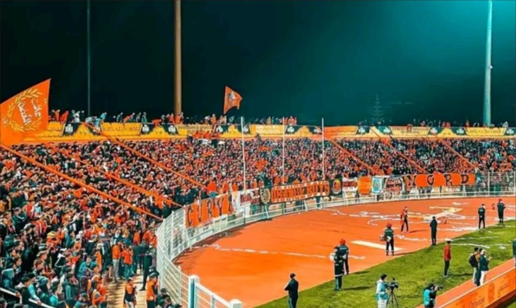 الكاف يعين طاقم تحكيم مالي لمباراة نهضة بركان وباور ديناموس