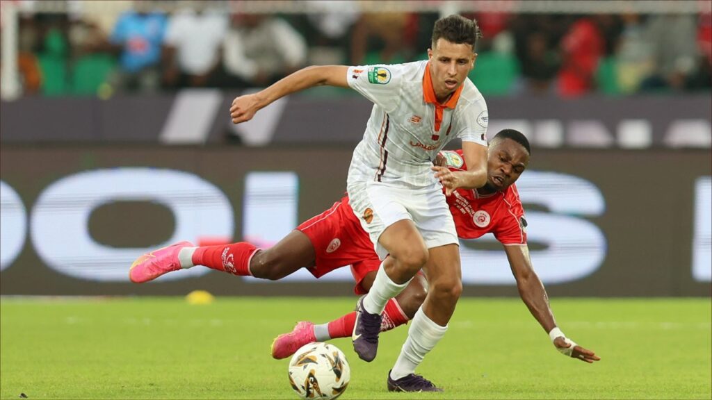 بعثة نهضة بركان تصل نيجيريا لمواصلة التألق القاري