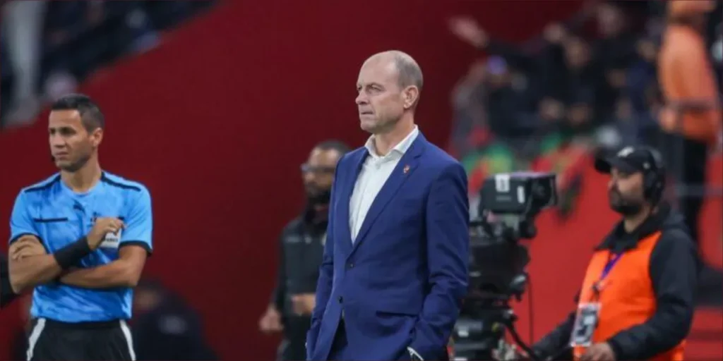 مدرب الأهلي يشيد بتنظيم المغرب ويؤكد صعوبة مواجهة الجيش الملكي