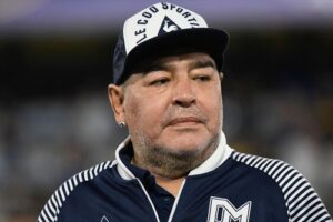 عزل قاضية شاركت في مسلسل حول وفاة الأسطورة مارادونا