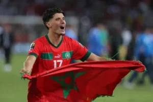 إصابة أسامة العزوزي تربك حسابات الركراكي قبل معسكر الأسود