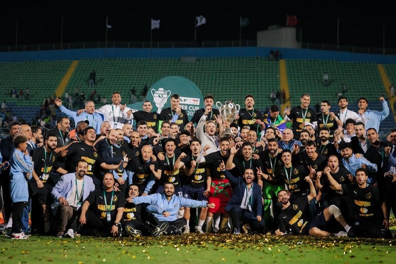 حفل جوائز الكاف .. بيراميدز يفوز بجائزة أفضل فريق على حساب نهضة بركان