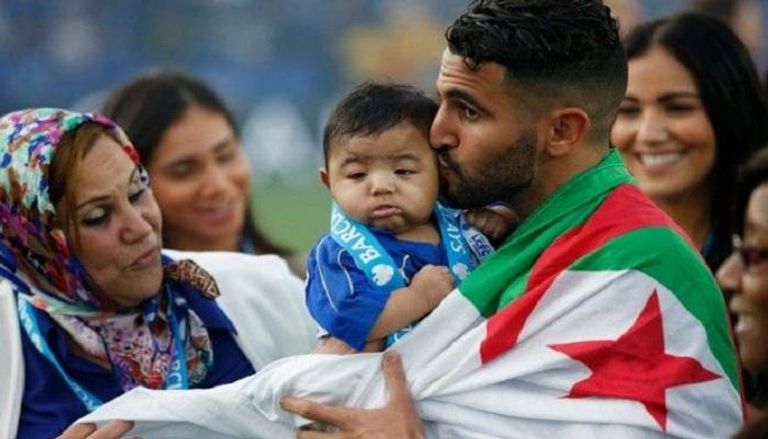 والدة محرز توجه رسالة مؤثرة لابنها ومنتخب الجزائر.