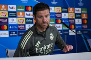 إدارة ريال مدريد ترفض طلب تشابي ألونسو بالتعاقدات