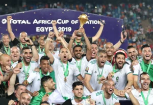 الجزائر تصل المغرب للمشاركة في كأس أمم أفريقيا 2025