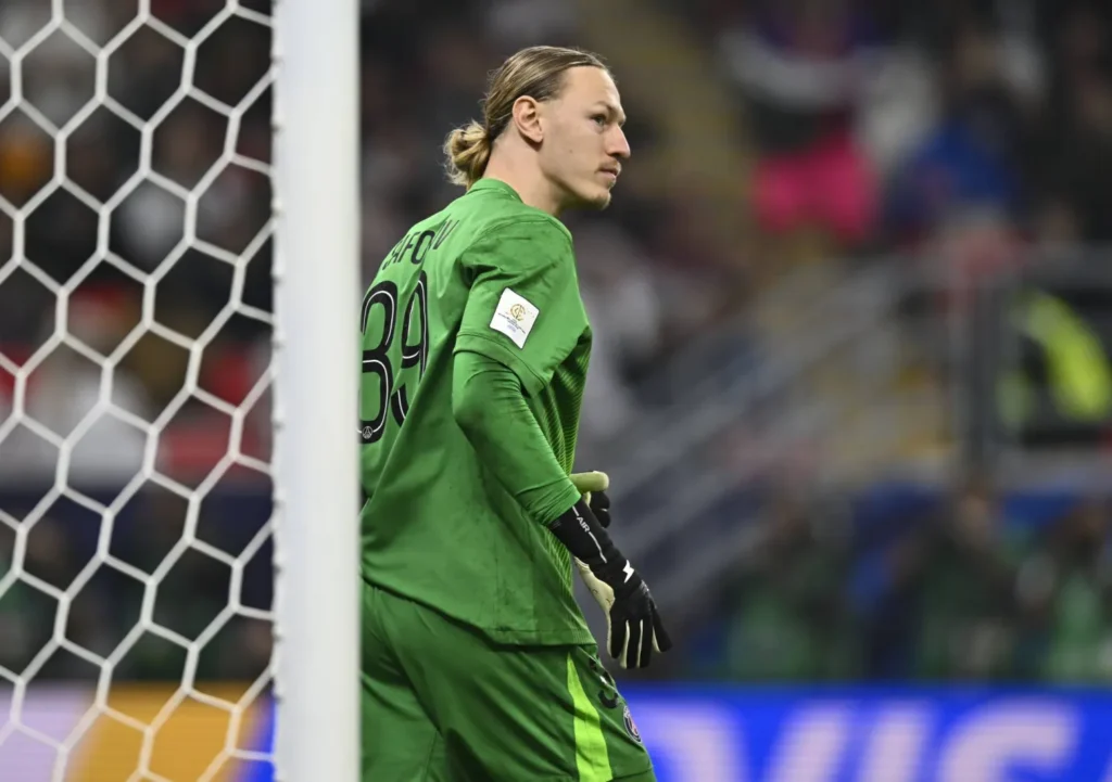 سافونوف يحقق لقب كأس الأندية بـ"يد مكسورة"