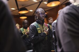 بيسوما مهدد بالغياب عن مباراة مالي والمغرب في إفريقيا