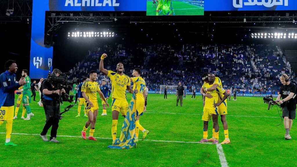 النصر يفوز بقرار "المواليد" ويهزم الهلال قبل الدوري