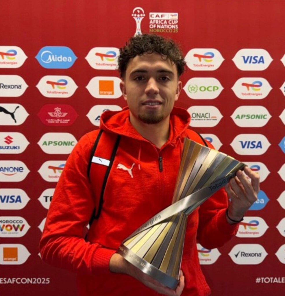 "كاف" تكشف عن تصميم جديد لكأس رجل المباراة في "كان" المغرب